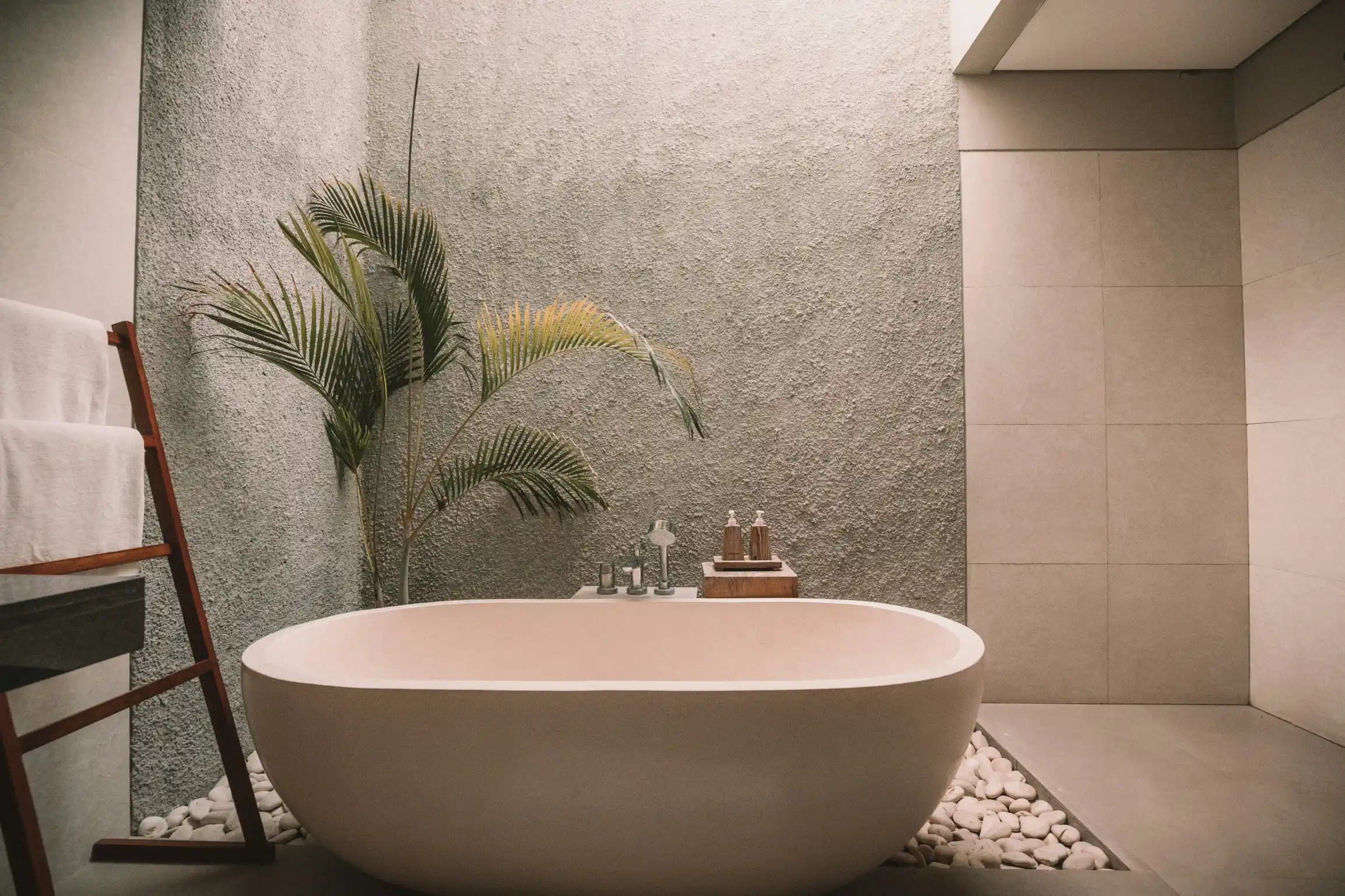 Six hand massage at Avyra Thai Spa